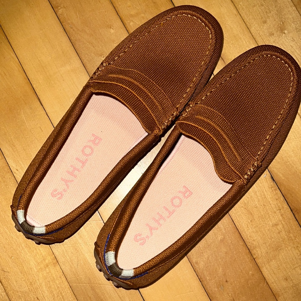 Rothys driving loafer never worn